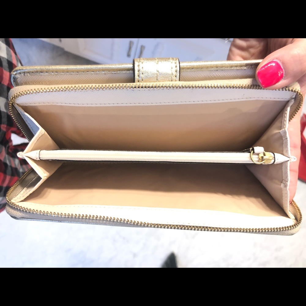 Coach Wallet - Picture 6 of 7
